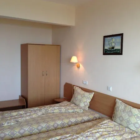 Hotel Vezhen - Free Parking 3*
