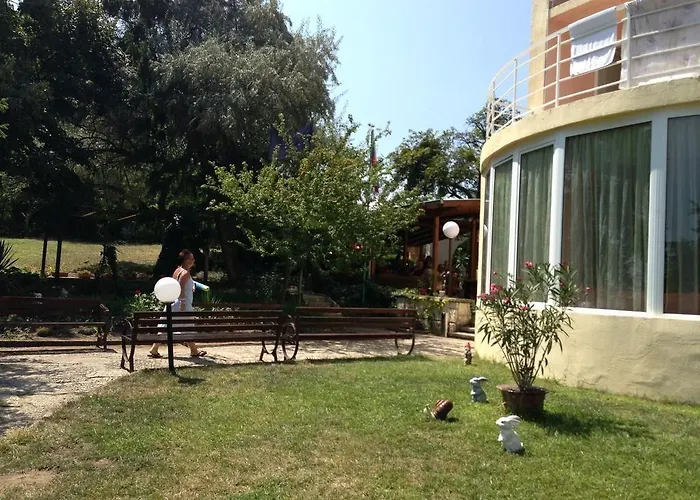 Vezhen - Free Parking 3*